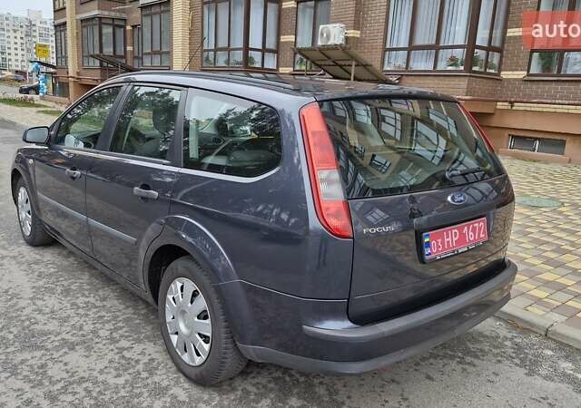 Серый Форд Фокус, объемом двигателя 1.6 л и пробегом 214 тыс. км за 5550 $, фото 1 на Automoto.ua
