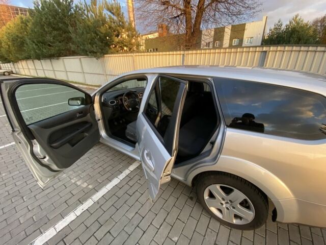 Серый Форд Фокус, объемом двигателя 1.6 л и пробегом 197 тыс. км за 4200 $, фото 15 на Automoto.ua