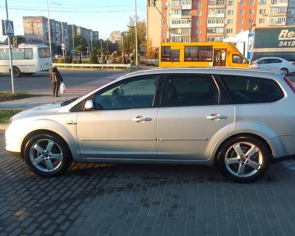 Форд Фокус 2007 у Александрие на Automoto.ua Сірий Форд Фокус, об'ємом двигуна 1.8 л та пробігом 205 тис. км за 4800 $, фото 3 на Automoto.ua