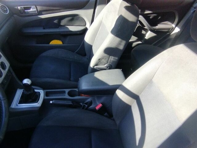 Серый Форд Фокус, объемом двигателя 0 л и пробегом 300 тыс. км за 4000 $, фото 7 на Automoto.ua