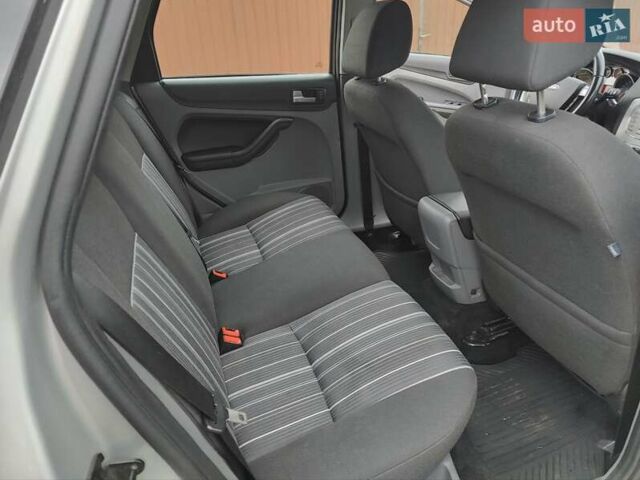 Серый Форд Фокус, объемом двигателя 1.8 л и пробегом 177 тыс. км за 5450 $, фото 19 на Automoto.ua