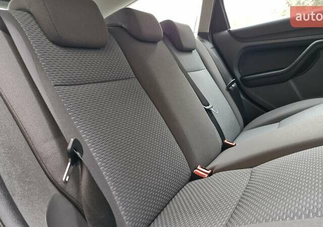 Серый Форд Фокус, объемом двигателя 1.6 л и пробегом 214 тыс. км за 5550 $, фото 54 на Automoto.ua