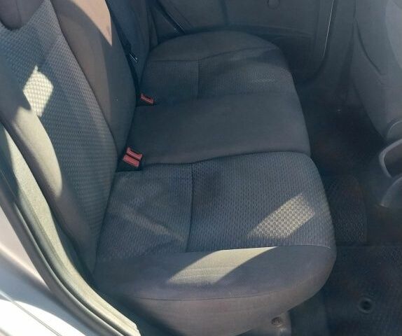 Серый Форд Фокус, объемом двигателя 1.6 л и пробегом 300 тыс. км за 2999 $, фото 7 на Automoto.ua