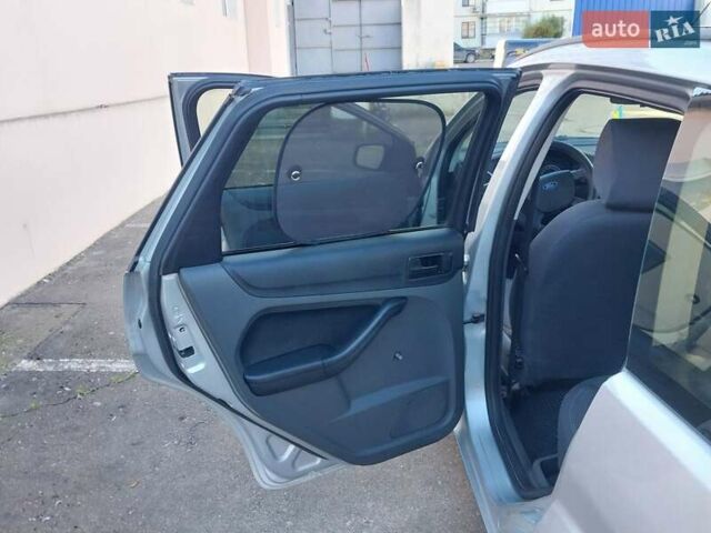 Серый Форд Фокус, объемом двигателя 1.6 л и пробегом 211 тыс. км за 3600 $, фото 18 на Automoto.ua