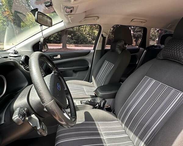 Серый Форд Фокус, объемом двигателя 1.8 л и пробегом 243 тыс. км за 5900 $, фото 30 на Automoto.ua