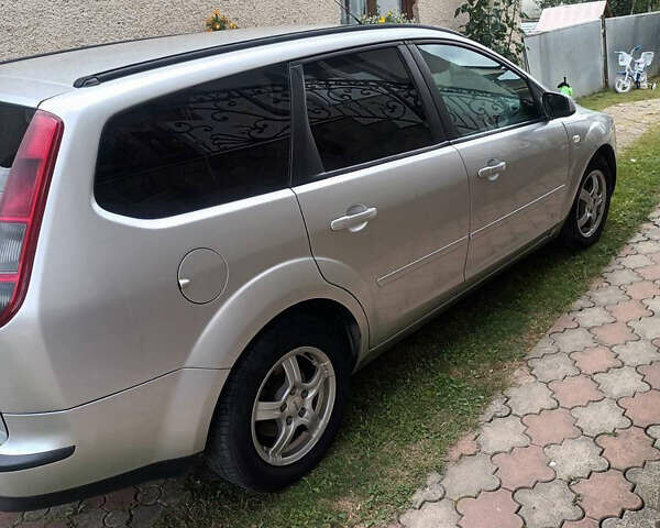 Серый Форд Фокус, объемом двигателя 1.56 л и пробегом 240 тыс. км за 4500 $, фото 6 на Automoto.ua