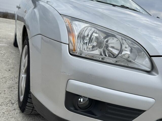 Серый Форд Фокус, объемом двигателя 1.6 л и пробегом 274 тыс. км за 4400 $, фото 6 на Automoto.ua