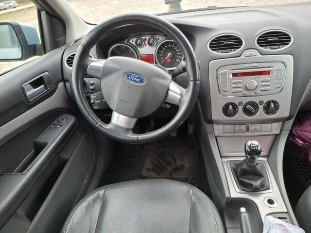 Серый Форд Фокус, объемом двигателя 2 л и пробегом 240 тыс. км за 2100 $, фото 3 на Automoto.ua