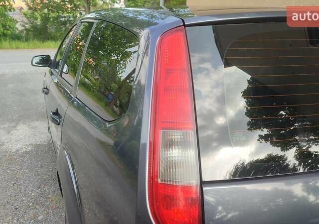 Серый Форд Фокус, объемом двигателя 1.6 л и пробегом 249 тыс. км за 5400 $, фото 24 на Automoto.ua