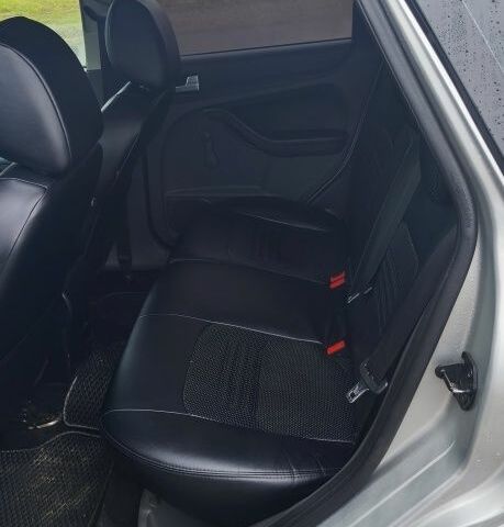 Сірий Форд Фокус, об'ємом двигуна 1.6 л та пробігом 248 тис. км за 4100 $, фото 5 на Automoto.ua