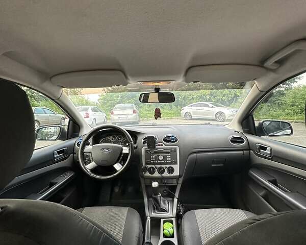 Сірий Форд Фокус, об'ємом двигуна 1.6 л та пробігом 205 тис. км за 5500 $, фото 8 на Automoto.ua