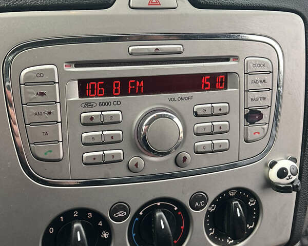 Серый Форд Фокус, объемом двигателя 1.6 л и пробегом 214 тыс. км за 5450 $, фото 12 на Automoto.ua