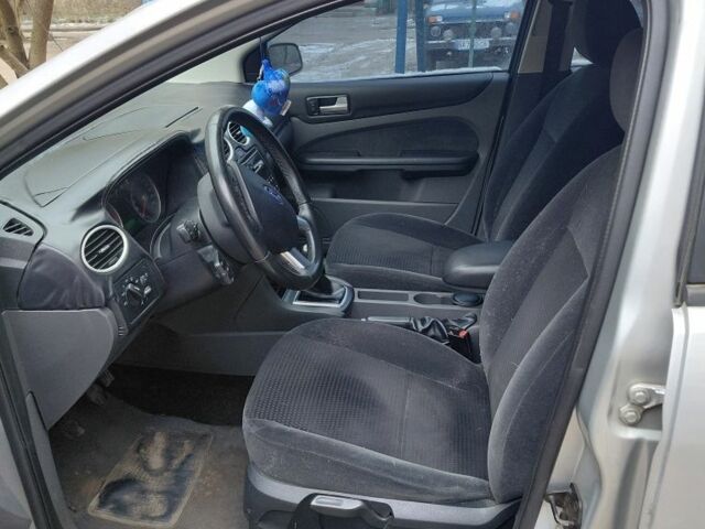 Сірий Форд Фокус, об'ємом двигуна 1.6 л та пробігом 290 тис. км за 3700 $, фото 5 на Automoto.ua