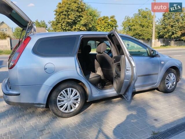 Серый Форд Фокус, объемом двигателя 1.6 л и пробегом 219 тыс. км за 5500 $, фото 8 на Automoto.ua