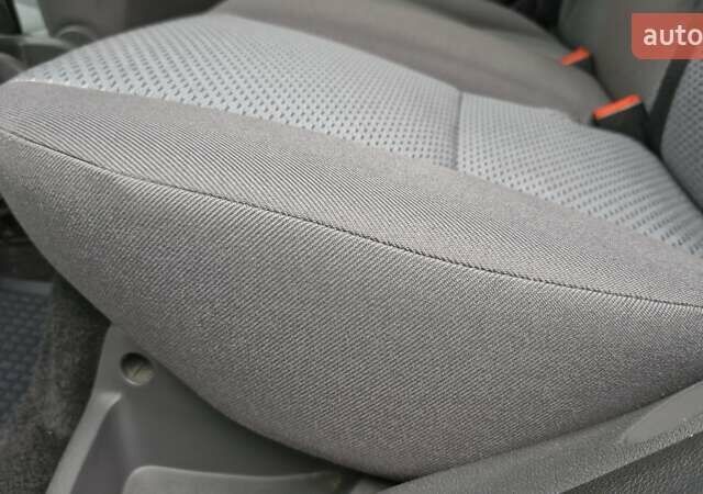 Серый Форд Фокус, объемом двигателя 1.6 л и пробегом 214 тыс. км за 5550 $, фото 40 на Automoto.ua