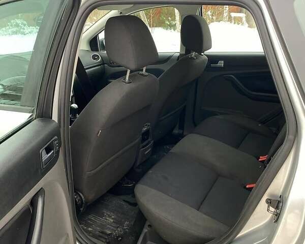 Сірий Форд Фокус, об'ємом двигуна 1.8 л та пробігом 305 тис. км за 2650 $, фото 7 на Automoto.ua