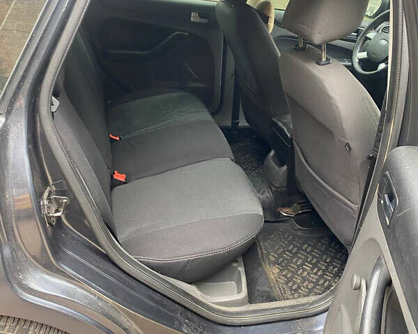 Серый Форд Фокус, объемом двигателя 1.56 л и пробегом 270 тыс. км за 3450 $, фото 11 на Automoto.ua