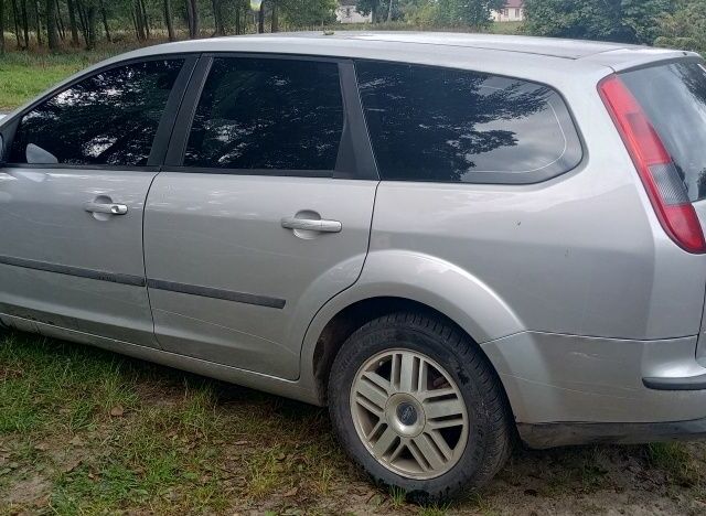 Серый Форд Фокус, объемом двигателя 0 л и пробегом 280 тыс. км за 1050 $, фото 3 на Automoto.ua