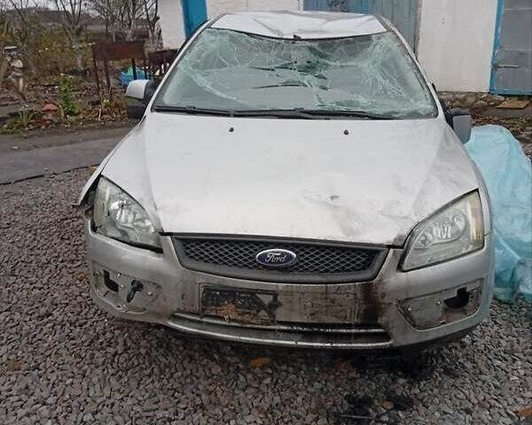 Серый Форд Фокус, объемом двигателя 1.6 л и пробегом 300 тыс. км за 1999 $, фото 3 на Automoto.ua