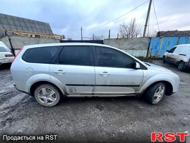 Серый Форд Фокус, объемом двигателя 1.6 л и пробегом 247 тыс. км за 5000 $, фото 2 на Automoto.ua