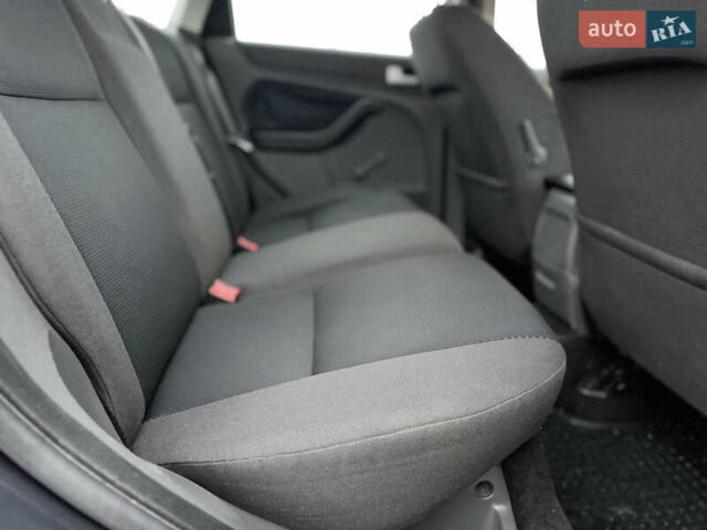 Сірий Форд Фокус, об'ємом двигуна 1.8 л та пробігом 200 тис. км за 4200 $, фото 66 на Automoto.ua