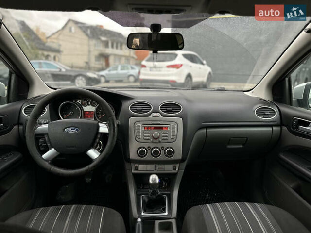 Форд Фокус 2007 в Кременце на Automoto.ua Серый Форд Фокус, объемом двигателя 1.56 л и пробегом 238 тыс. км за 4950 $, фото 17 на Automoto.ua