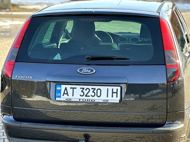 Серый Форд Фокус, объемом двигателя 1.6 л и пробегом 243 тыс. км за 4800 $, фото 3 на Automoto.ua