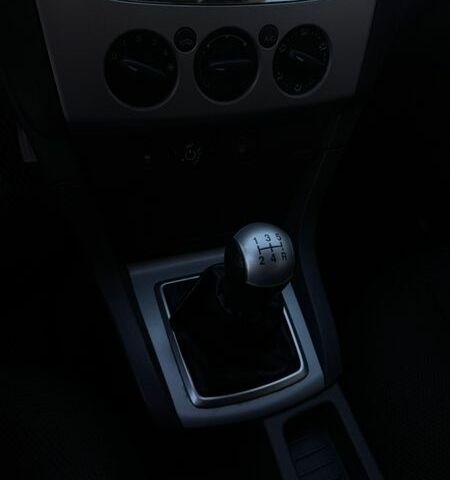 Серый Форд Фокус, объемом двигателя 1.6 л и пробегом 237 тыс. км за 4700 $, фото 31 на Automoto.ua