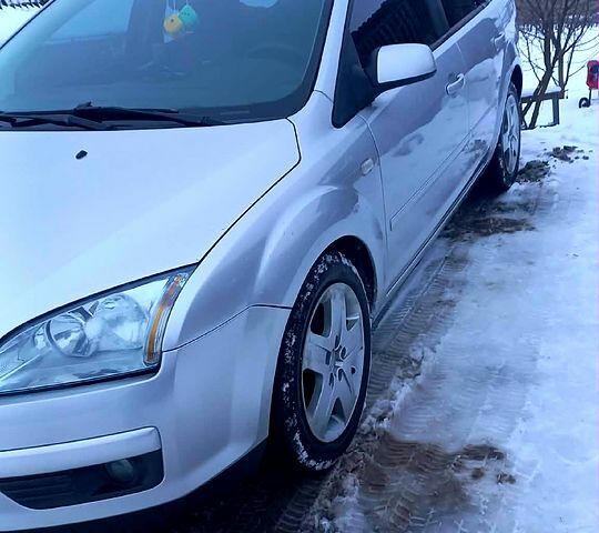 Серый Форд Фокус, объемом двигателя 1.6 л и пробегом 26000 тыс. км за 5200 $, фото 6 на Automoto.ua