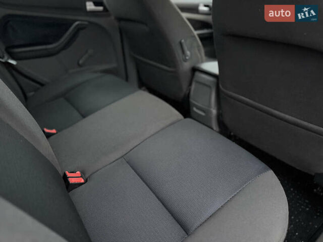 Сірий Форд Фокус, об'ємом двигуна 1.8 л та пробігом 200 тис. км за 4200 $, фото 70 на Automoto.ua