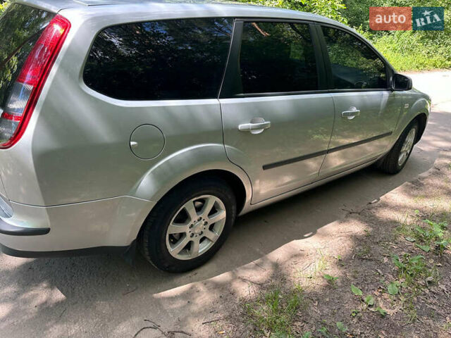 Серый Форд Фокус, объемом двигателя 1.39 л и пробегом 265 тыс. км за 4300 $, фото 5 на Automoto.ua