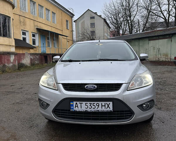 Серый Форд Фокус, объемом двигателя 1.6 л и пробегом 337 тыс. км за 5000 $, фото 1 на Automoto.ua