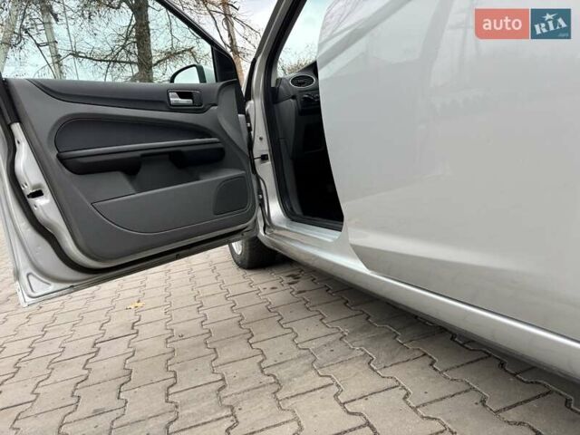 Форд Фокус 2008 в Луцке на Automoto.ua Серый Форд Фокус, объемом двигателя 0 л и пробегом 198 тыс. км за 4850 $, фото 15 на Automoto.ua