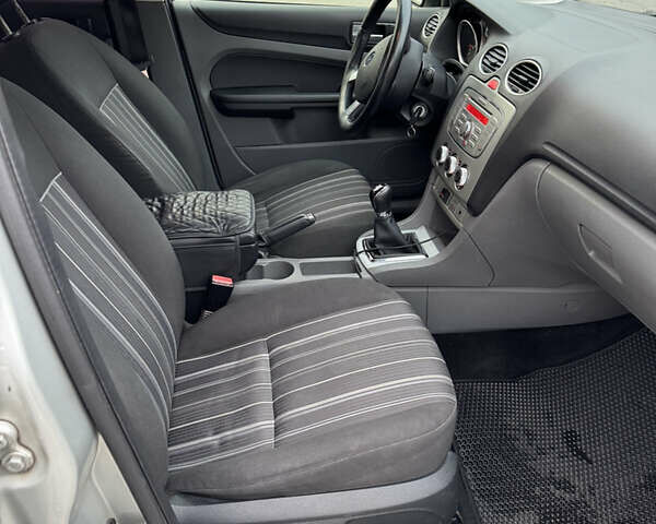 Форд Фокус 2008 в Киеве на Automoto.ua Серый Форд Фокус, объемом двигателя 1.6 л и пробегом 312 тыс. км за 4750 $, фото 19 на Automoto.ua