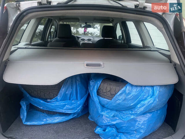 Серый Форд Фокус, объемом двигателя 1.6 л и пробегом 228 тыс. км за 4650 $, фото 28 на Automoto.ua