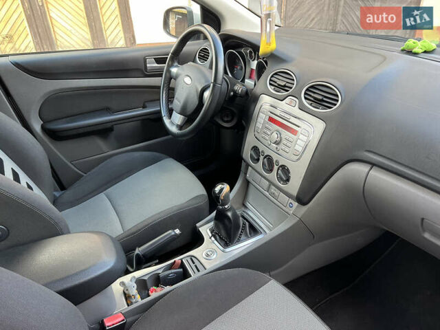 Сірий Форд Фокус, об'ємом двигуна 1.6 л та пробігом 237 тис. км за 5350 $, фото 15 на Automoto.ua