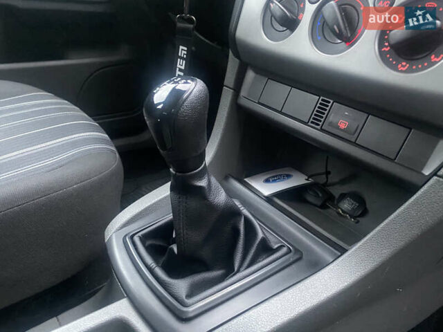 Серый Форд Фокус, объемом двигателя 1.6 л и пробегом 228 тыс. км за 4650 $, фото 27 на Automoto.ua