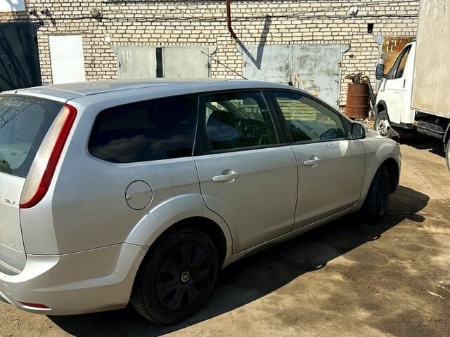 Серый Форд Фокус, объемом двигателя 1.6 л и пробегом 225 тыс. км за 4600 $, фото 2 на Automoto.ua