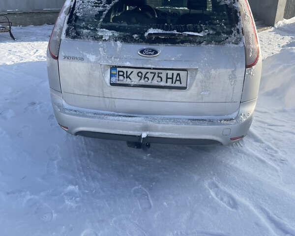 Серый Форд Фокус, объемом двигателя 1.56 л и пробегом 232 тыс. км за 4800 $, фото 5 на Automoto.ua