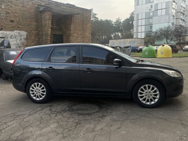 Серый Форд Фокус, объемом двигателя 1.8 л и пробегом 277 тыс. км за 5300 $, фото 2 на Automoto.ua