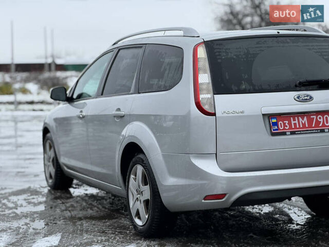 Серый Форд Фокус, объемом двигателя 1.6 л и пробегом 250 тыс. км за 5250 $, фото 14 на Automoto.ua