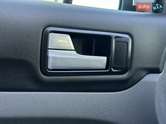 Серый Форд Фокус, объемом двигателя 1.6 л и пробегом 210 тыс. км за 5200 $, фото 54 на Automoto.ua