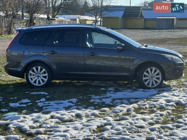 Серый Форд Фокус, объемом двигателя 1.6 л и пробегом 300 тыс. км за 5400 $, фото 4 на Automoto.ua