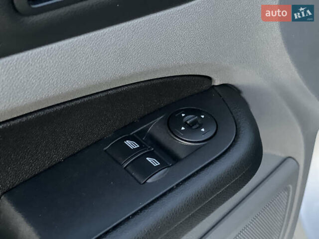 Серый Форд Фокус, объемом двигателя 1.6 л и пробегом 193 тыс. км за 5150 $, фото 19 на Automoto.ua