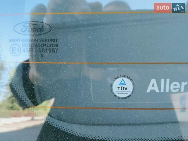 Серый Форд Фокус, объемом двигателя 1.8 л и пробегом 208 тыс. км за 5100 $, фото 6 на Automoto.ua