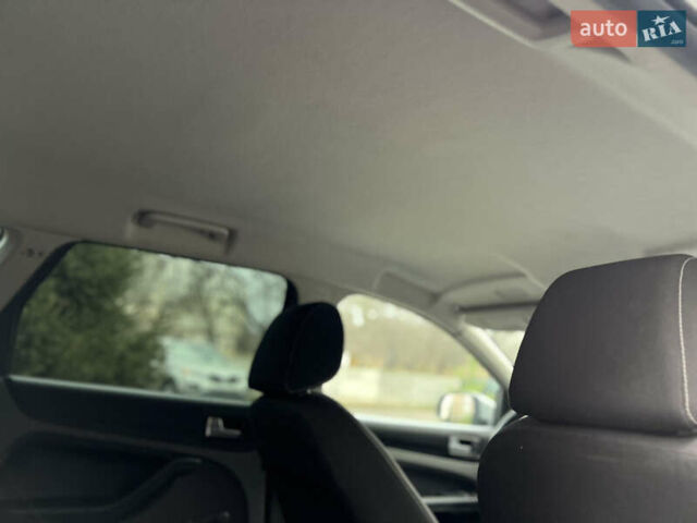 Серый Форд Фокус, объемом двигателя 1.6 л и пробегом 264 тыс. км за 4150 $, фото 47 на Automoto.ua