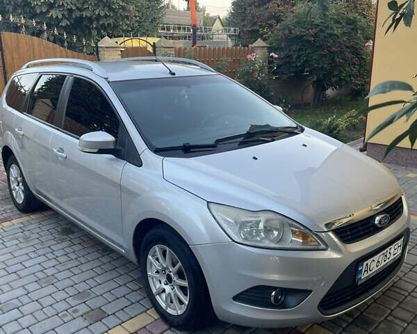 Серый Форд Фокус, объемом двигателя 1.6 л и пробегом 346 тыс. км за 5000 $, фото 1 на Automoto.ua