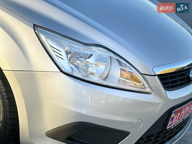 Серый Форд Фокус, объемом двигателя 1.6 л и пробегом 210 тыс. км за 5200 $, фото 24 на Automoto.ua