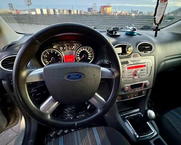 Сірий Форд Фокус, об'ємом двигуна 1.6 л та пробігом 306 тис. км за 4599 $, фото 12 на Automoto.ua