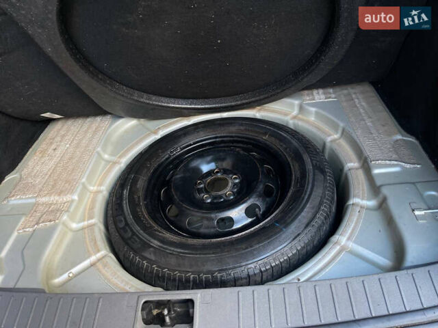 Серый Форд Фокус, объемом двигателя 1.6 л и пробегом 264 тыс. км за 3900 $, фото 19 на Automoto.ua